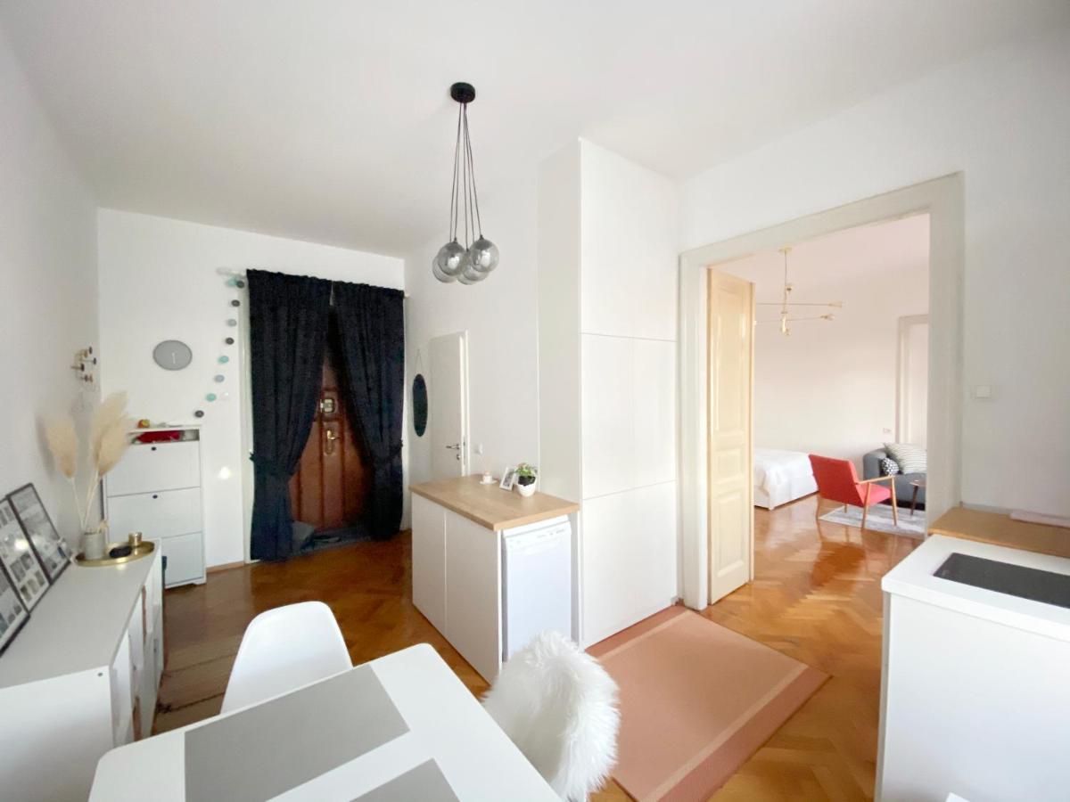 Bright Apartment 45M2 - Free Parking - Wifi リエカ エクステリア 写真